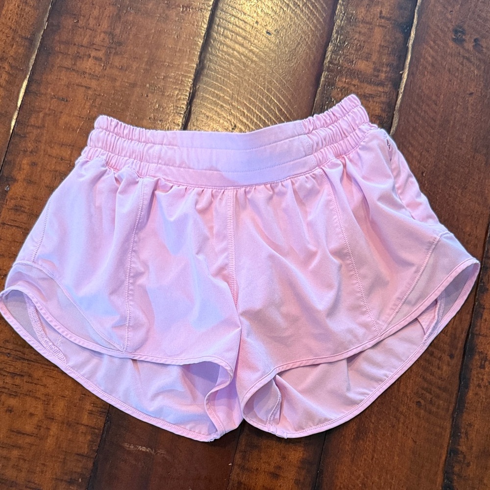 Light Pink Women's Lululemon Hotty Hot Short 2.5” Size 4